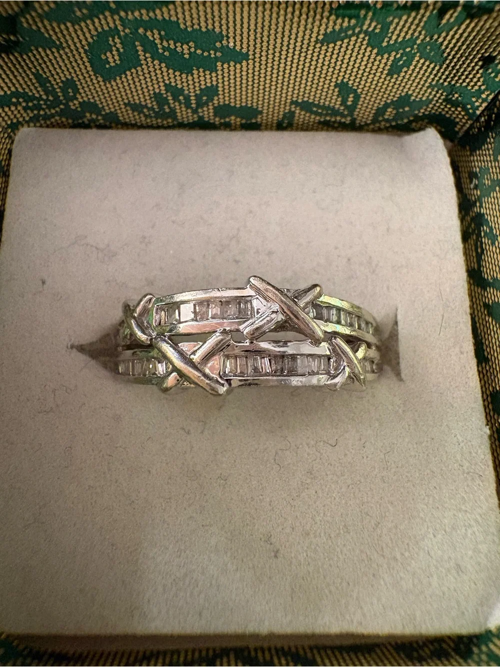 10k White Gold Diamond Stacker Band